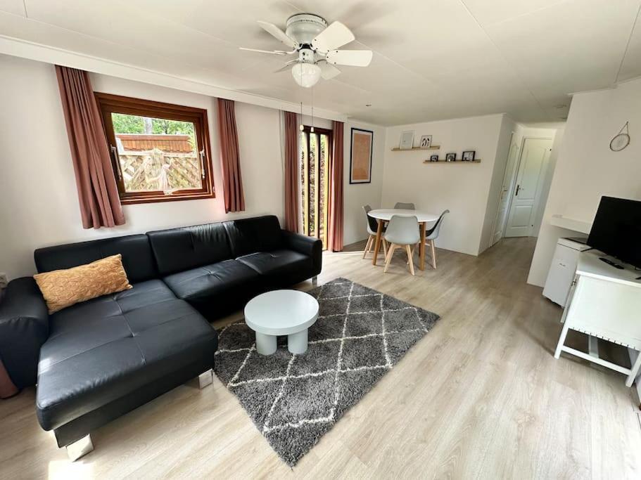 Houten Chalet Op 5 Sterren Park Met Zwembad Ermelo Buitenkant foto